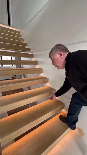 Integrated LED Lights Make This Modern Staircase WOW!