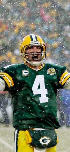 2007 NFC Divisional matchup between the Green Bay Packers and the Seattle Seahawks from Lambeau Field in the snow ❄️ #packers #seahawks #packersvsseahawks #packersseahawks #gbvssea #seavsgb #packerswin #gopackgo #packerstouchdown #snowgame #lambeaufield #lambeaufieldsnow #packersthrowback #nflthrowback #throwbackthursday #brettfavre #nfcdivisional #nflplayoffs #packersplayoffs #gregjennings #ataribigby #aaronkampman #donaldlee #ryangrant #donalddriver #snowball #cullenjenkins #kabeergbajabiamila