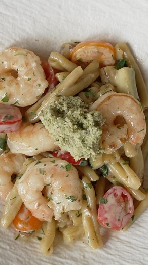 Did you know that Queen Mary’s restaurant, Chelsea Chowder House & Bar, has a brand new menu? It’s true. Capturing the feel of an authentic British chowder house, complete with subway-tiled walls, and a decorative tin ceiling, Chelsea Chowder House & Bar is a contemporary take on the traditional fish house. Ricardo’s #DigitalTour continues with mouth-watering appetizers and delights! ✅ Frito Misto - Shrimp, Calamari, Fennel, Zuchini, Lemon, Zucchini, Lemon, Pepper, Spicy Marina, Cirtus ✅ Panzane