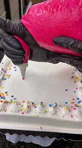 Color changing writing🙃 #cake #cakedecorating #cakedesign #cakeart #fyp #foryou | Krumm Kake