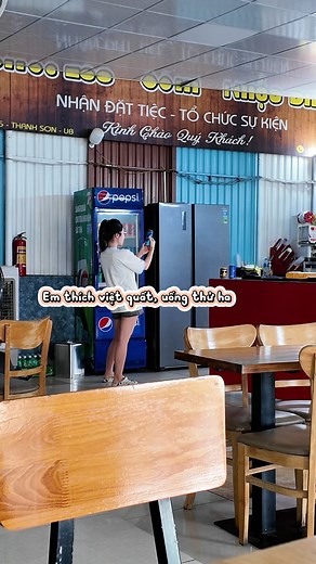 1.6M views · 38K reactions | Ăn sập menu quán gà rán lâu đời nhất bản Uông, ăn nhiều tới nỗi chủ quán quen mặt quá rồi  #miloondiet #mukbang | Milo On Diet | Facebook