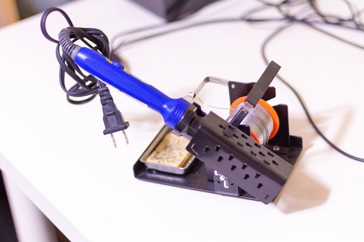 はんだごての使い方を知ろう！注意点や用意するもの、使用例をご紹介！ - 工具男子新聞