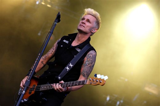 How to play bass like Green Day's Mike Dirnt