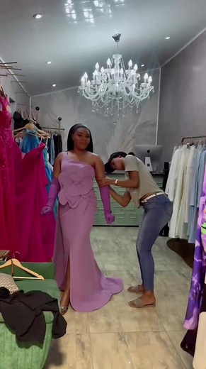 Royal Purple Dress: Symbolism, Elegance, and Luxury