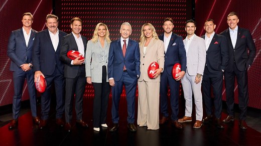 Bruce McAvaney returns to Seven to cover AFL season
