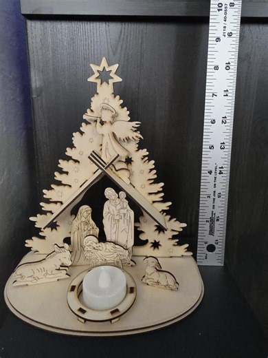 Mini Christmas Nativity Scene & 3 LED Candles - Etsy