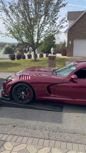 Candy Apple Red Metallic 2017 Dodge Viper GTC ACR Extreme