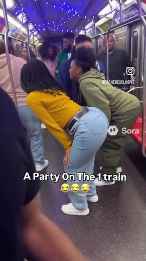 Girls twerking for me on the 1 train 😂😂😂
