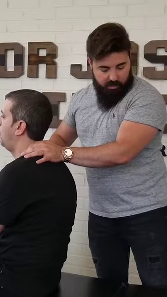 *SEVERE HYPERKYPHOSIS* Painful *Chiropractic Cracking* Adjustment | Dr. Joseph Cipriano