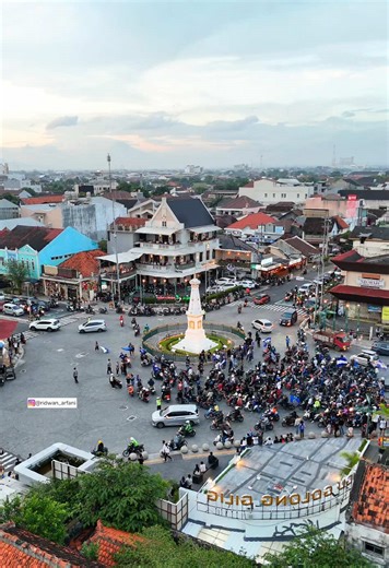 Senja di Tugu Jogja . . #tugujogja #yogyakarta #jogja #merapiuncover #fyp #jogjahits #jogja24jam