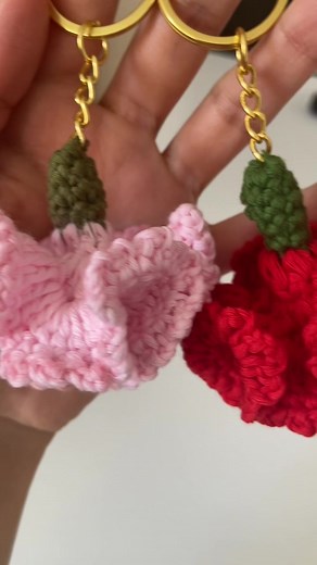New Crochet Keychain Pattern for Carnation Lovers