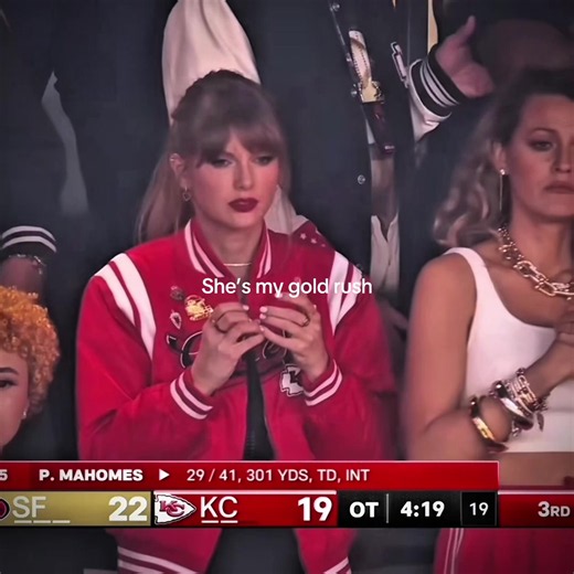 Gold Rush: Taylor Swift’s Beauty Highlighted by Fans