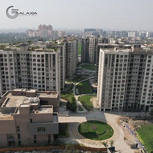 30 reactions | Siddha Galaxia is full of engagements, from the swimming pool to the gym and gaming zone too. Let's hear what actor Solanki Roy has to say about this vast project. #SiddhaGroup #SiddhaGalaxia | Siddha Group | Facebook