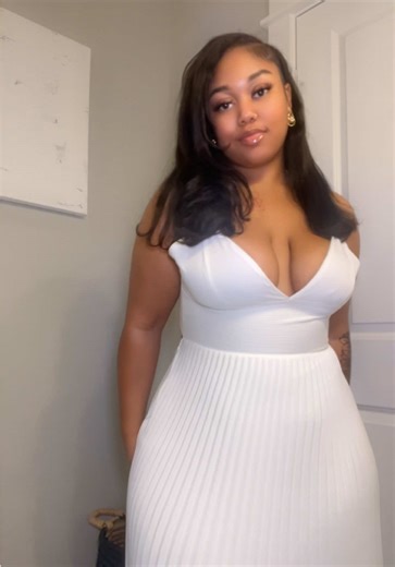 Perfect spring dress 🌻