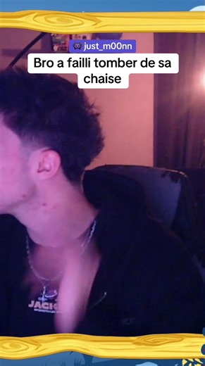 Twitch Moments: Hilarious Chair Fail