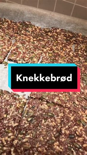 Hjemmelaget Knekkebrød Oppskrift | Enkel og Delikat
