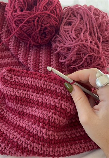 This stitch has me in a chokehold!!! a freehanded hooded scarf WIP, can’t wait to wear it⭐️☺️ #crochet #crochetersoftiktok #crochetlover #crochetgirlgang #crochetfashion