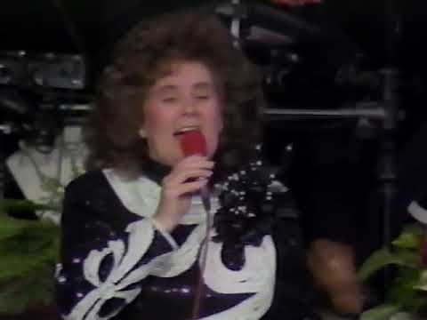 The Singing Cookes - One Live Family