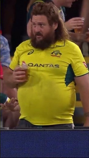 Aussies causing mayhem at The Gabba 😅 #TheAshes