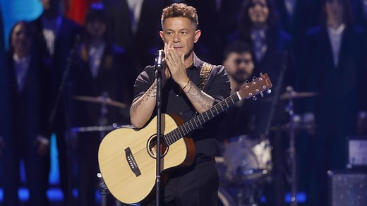 Así es el nuevo disco de Alejandro Sanz: sobre el amor y la pérdida y colaborando con Shakira 20 años después