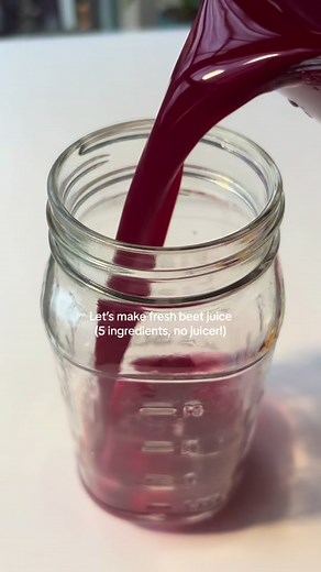 Homemade beet juice 🩷 This is the juice I’ve been making at home for the past few weeks - I love having it first thing in the morning or before a workout (beet juice is known for its positive impact on stamina!), recipe below! No juicer needed for this one 🫶🏼 INGREDIENTS 1 apple 1 pear 2 oranges 1 beet 1 inch piece of ginger 2 cups of water Cut everything up (making sure to peel the orange and ginger, and remove the skin from the beet). Add to a blender with the water, then blend for 30 secs-