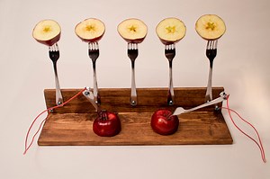 Makey Makey Apple Piano #makeymakey #makeymakeymonday