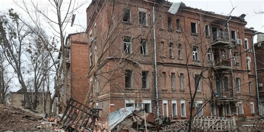 Russia launches S-400 missile attack on downtown Kharkiv