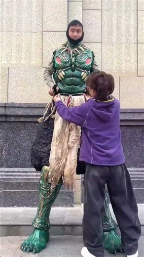 Wear a mecha. Do you think this beast suit mecha is cool? Mecha Universe. Wear a mecha fur suit.