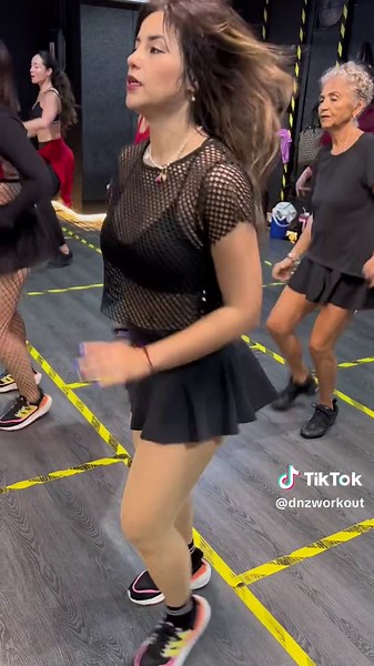 Alegría @Nath Cabrera #cancun #dnzstudio #dnzstudiocancun #mexico🇲🇽 #cancunmexico #endorfina #felicidad #amamos #baile #workout #emociones #video #tiktokviralvideos #dancers #worklife #workoutmotivation #coach #coaches #bailecito #musica