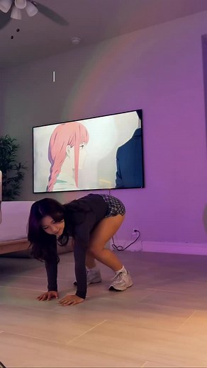 here are some stretches that I love to do to help with my flexibility! make sure to make adjustments to fit your level 😄👍🏻 • • • #flexibility #flexible #mobility #gymgirl #gym #fitness #calisthenics #asian #gymmotivation #fitnessmotivation | Lia Samurai