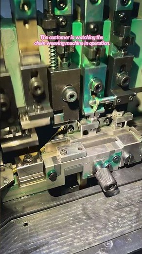 Chain making machine – high-efficiency mass production of gold and silver jewelry chains.