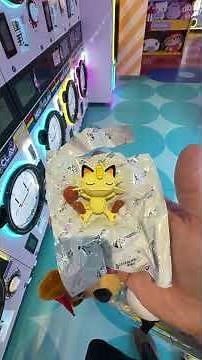 This Arcade Had GIANT Capsule Vending Machines (MYSTERY PRIZES!)