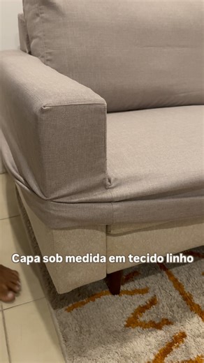 Celeste | Capas de sofá sob medida on Instagram: "Capa de sofá sob medida em tecido linho. Orçamento somente pelo WhatsApp: (21) 96735-5883 ou clique no link em nossa bio."