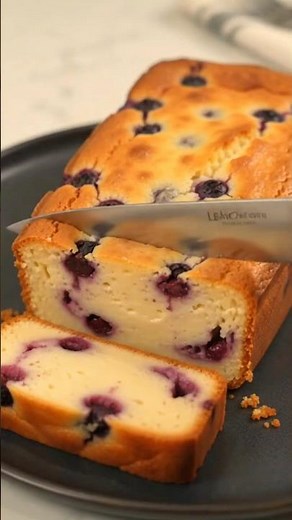 Lemon Blueberry Cake 🫐 Creamy & Easy Recipe!