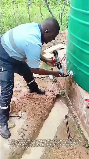 水が噴出す中で差し込む：バルブと給水栓の手際よい交換