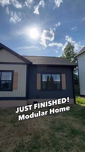 👍🏼This modular home is the “Meadowood” at Silverpoint Homes! This prefab house is on the smaller end! WATCH THE FULL TOUR ON THE CHANNEL FOR ALL THE INFO AND PRICING, link in bio! #modularhome #prefabhouse #realestate #housetour #manufacturedhomes #newhome #house #prefabhomes #modularhouse | Chance's Home World