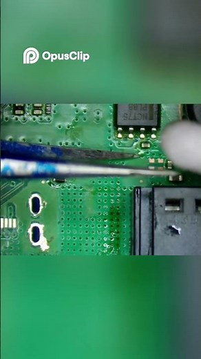Fixing Circuit Boards with Tweezers – Quick and Precise!