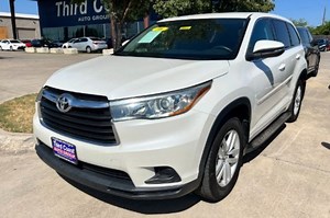 💥 2016 Toyota Highlander LE FWD V6💥 Ready to go at our Kyle location. No credit needed, bring your photo ID. MPG*: 19 City / 25 Hwy. 𝐀𝐮𝐬𝐭𝐢𝐧 - 𝐑𝐨𝐮𝐧𝐝 𝐑𝐨𝐜𝐤 - 𝐊𝐲𝐥𝐞 - 𝐍𝐞𝐰 𝐁𝐫𝐚𝐮𝐧𝐟𝐞𝐥𝐬 #ThirdCoastAutoGroup #usedcarsforsale #carsofinstagram #carsforsale #cardealership | Third Coast Auto Group