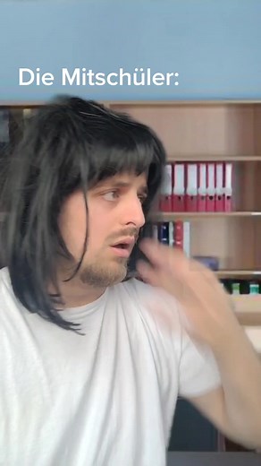 Wenn dein Stuhl komische Geräusche macht 😂 #spielmitmir #comedy #foryou