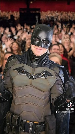 Arnold Schwarzenegger and Danny DeVito call out THE #BATMAN at the Oscars. #funny #oscars