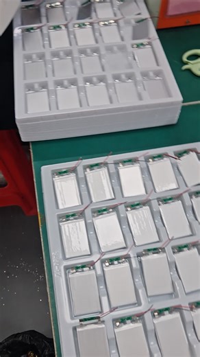 Polymer lithium batteries are professionally customized for production, with different requirements, specifications, capacities, and rates. Customized according to your requirements! #Strength Factory # Polymer Lithium Battery # Ultra Thin Battery # Battery Pack
