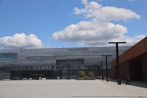 Za moment wielkie otwarcie Muzeum Historii Polski w Warszawie. Imponujący obiekt jest już gotowy. To największe muzeum w Polsce