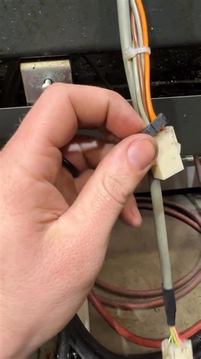 3.9K views | How else do you pull these connectors out of a bulkhead fitting? #barfeeder #cncrepairman | CNC Repairman | Facebook