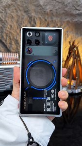 245K views · 18K reactions | The Red Magic 11 Pro features a metal frame case with a built-in 3D shoulder button, designed with a seahorse lock. Its minimalist and sophisticated design provides a secure and comfortable grip, even without the phone itself. #PhoneCaseRecommendation | Tech way | Facebook