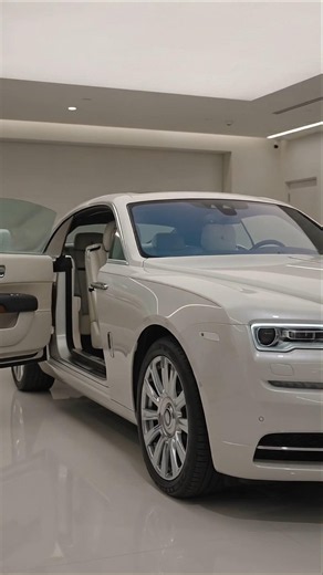 "Wait For The Reveal... This White Box Hid a $28 Million Rolls-Royce Boat Tail 😱"