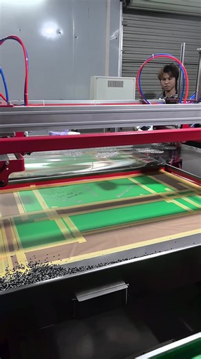 Fully automatic rhinestone shaking machine.#hotfixrhinestones #rhinestonemagic #rhinestonebrush #crystalbrush #rhinestones