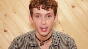 Watch Troye Sivan Read Wisdom About Coming Out From Girls