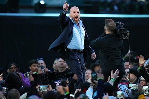Triple H to unveil 32-time champion as his newest WWE signing on RAW next week? Exploring the possibility