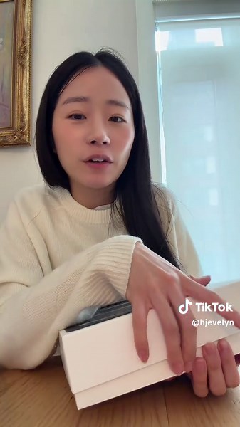 Apple iPad Unboxing & First Impressions