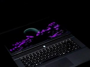 外星人m16 r2充电在哪里